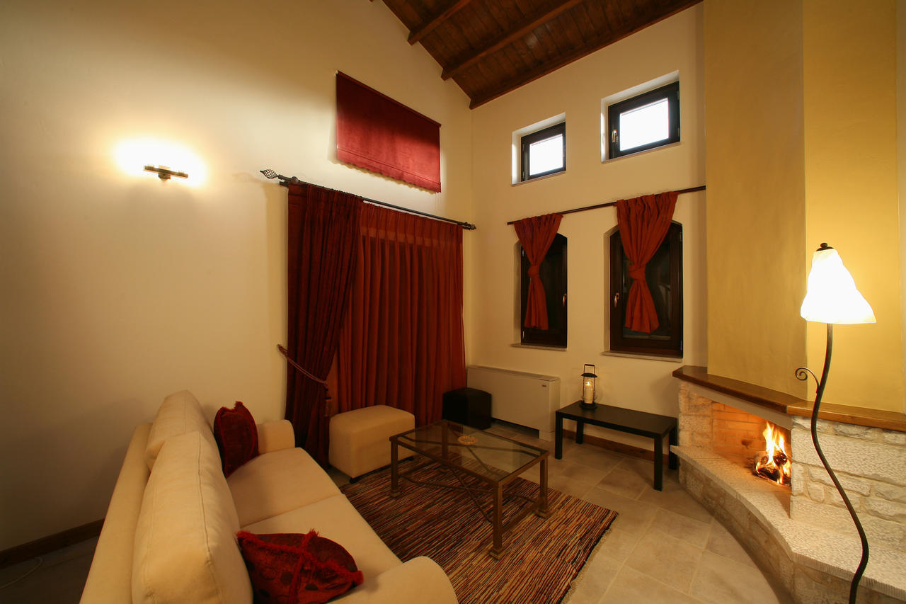 Arhontiko Parnona Hotell Karyes Rom bilde